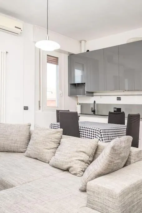 Grazioso Appartamento In Bicocca Con Ac E Wi-Fi Milan